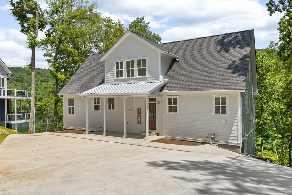 Lakeside Retreat, Sleeps 22, Dock, Grill, Game Room