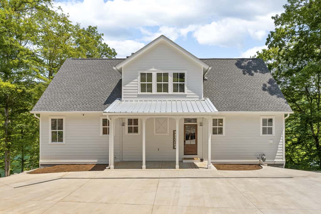 Lakeside Retreat, Sleeps 22, Dock, Grill, Game Room
