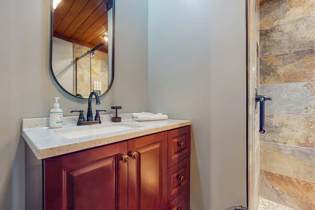 Lakefront Escape, Sleeps 10, Private Dock, Hot Tub