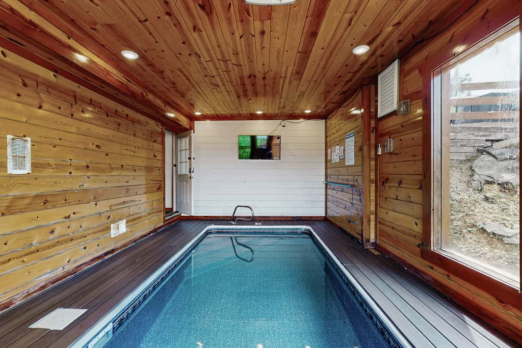 Smoky Mountain Cabin Getaway, Indoor Pool, Hot Tub