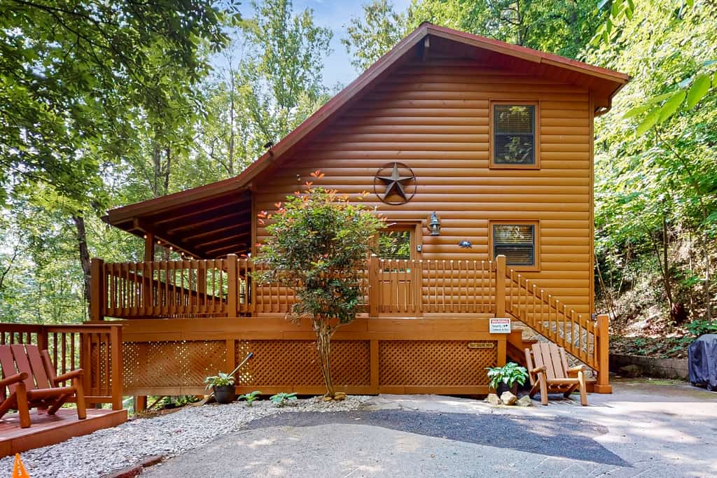 Tennessee Breeze, Sleeps 11, Hot Tub, Deck, Pool Table