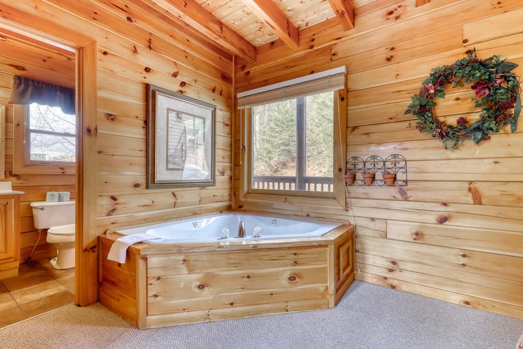 Welcoming Cabin, Sleep 4・Hot Tub・Pool・Amazing View