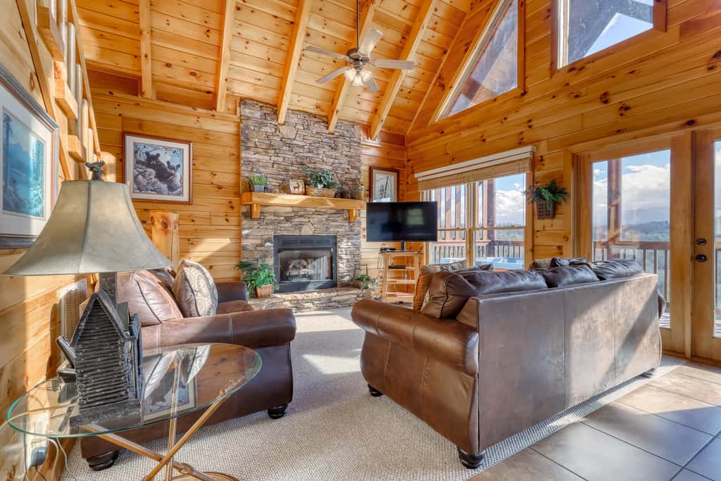 Welcoming Cabin, Sleep 4・Hot Tub・Pool・Amazing View