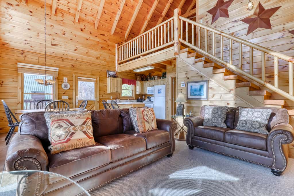 Welcoming Cabin, Sleep 4・Hot Tub・Pool・Amazing View