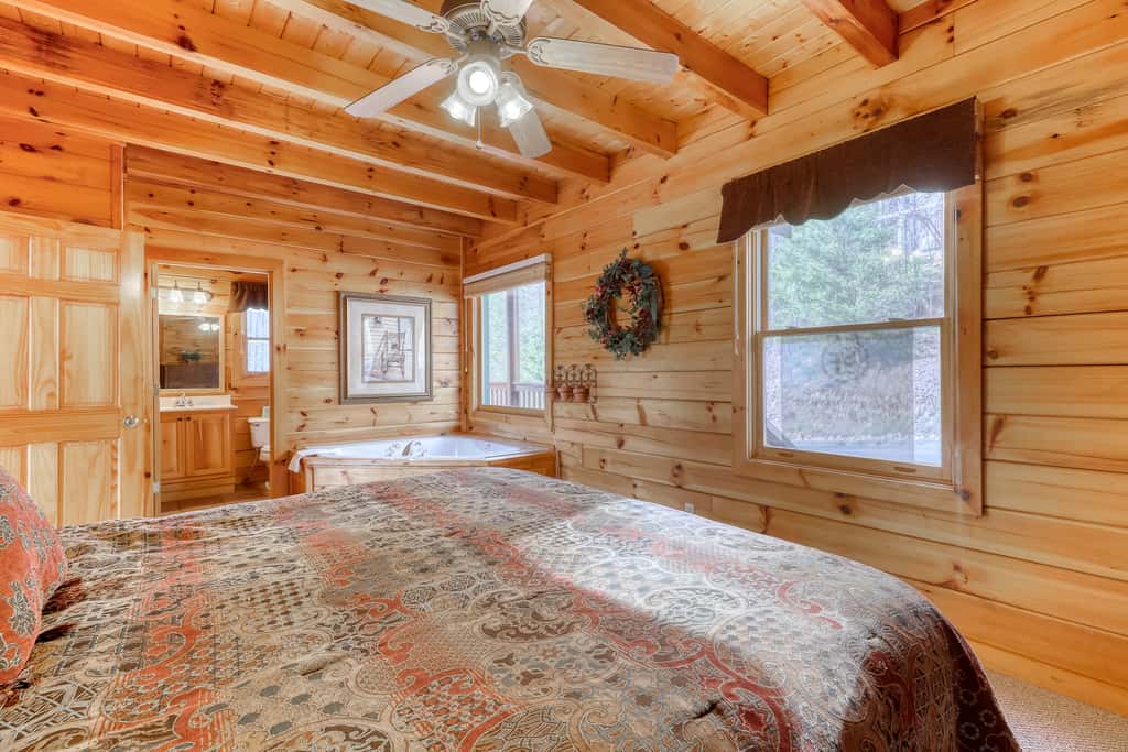 Welcoming Cabin, Sleep 4・Hot Tub・Pool・Amazing View