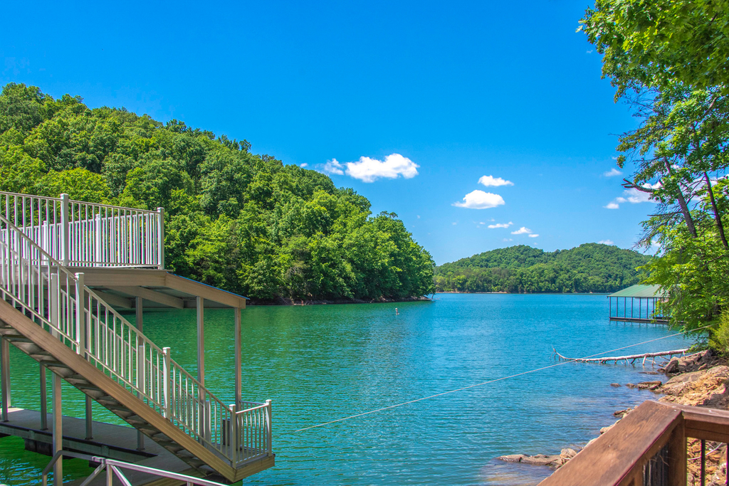 Waterfront Retreat, Sleeps 14, Theater, Games, Grill