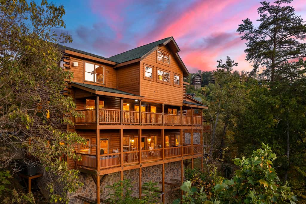 Large Group Cabin for 60, Two Hot Tubs , Theater and Game Room, Resort Pool