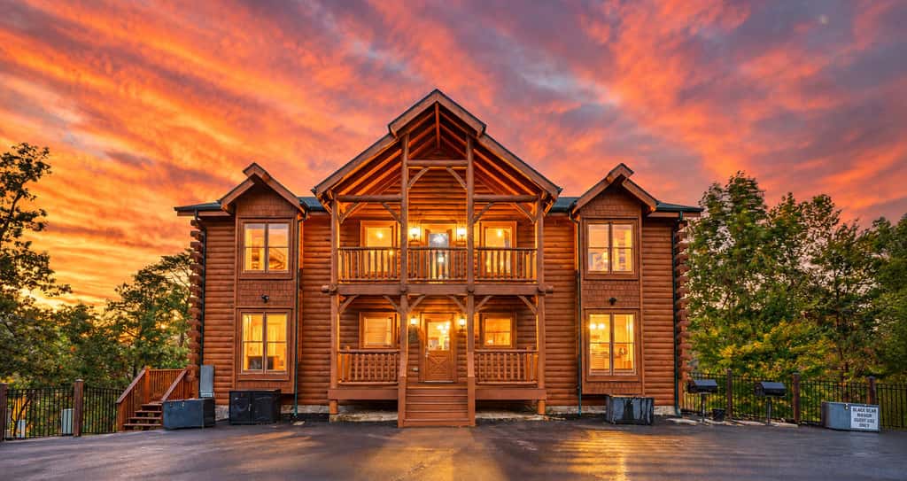 Large Group Cabin for 60, Two Hot Tubs , Theater and Game Room, Resort Pool