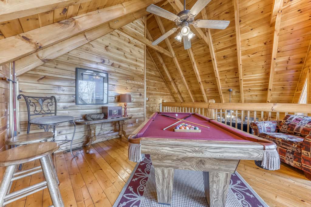 1.9 Mi to Parkway・Rustic Getaway・Hot Tub・Dog Ok!