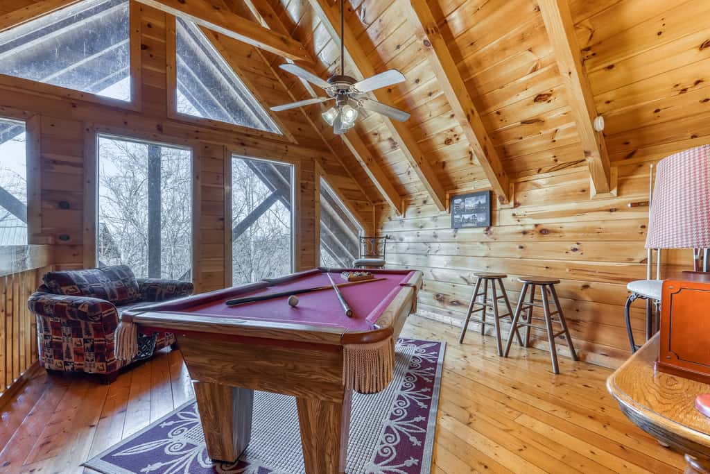 1.9 Mi to Parkway・Rustic Getaway・Hot Tub・Dog Ok!
