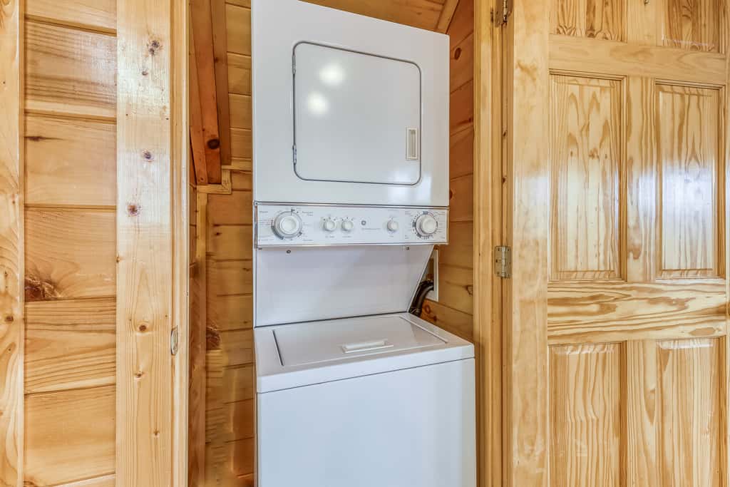 1.9 Mi to Parkway・Rustic Getaway・Hot Tub・Dog Ok!