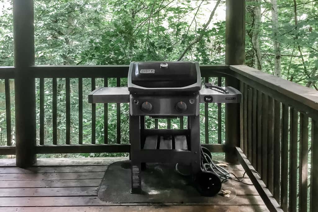 1.9 Mi to Parkway・Rustic Getaway・Hot Tub・Dog Ok!
