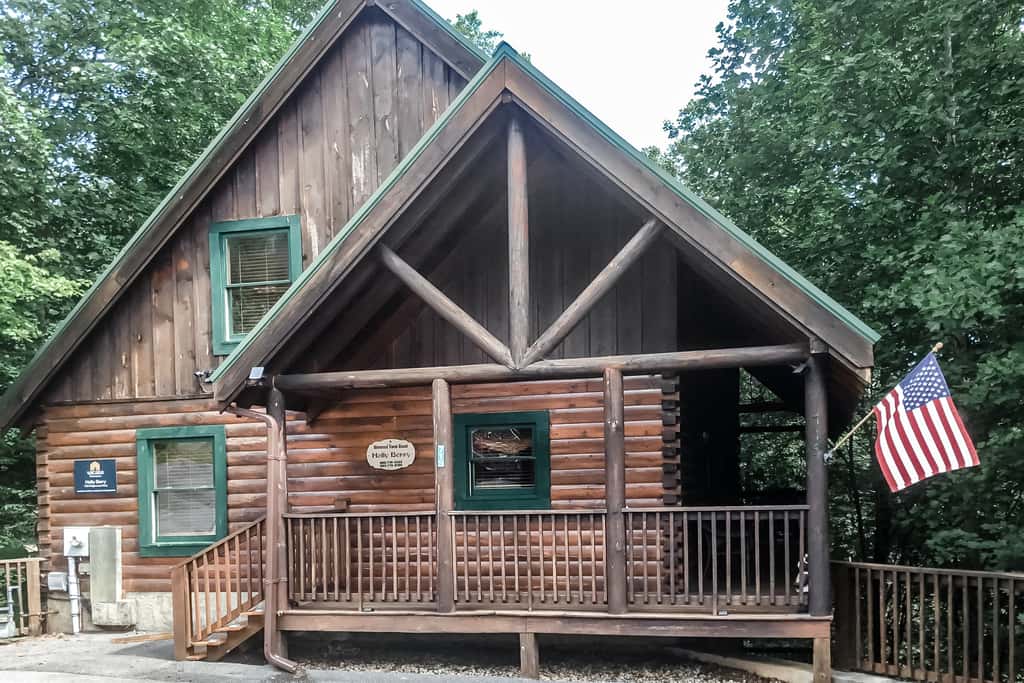 1.9 Mi to Parkway・Rustic Getaway・Hot Tub・Dog Ok!