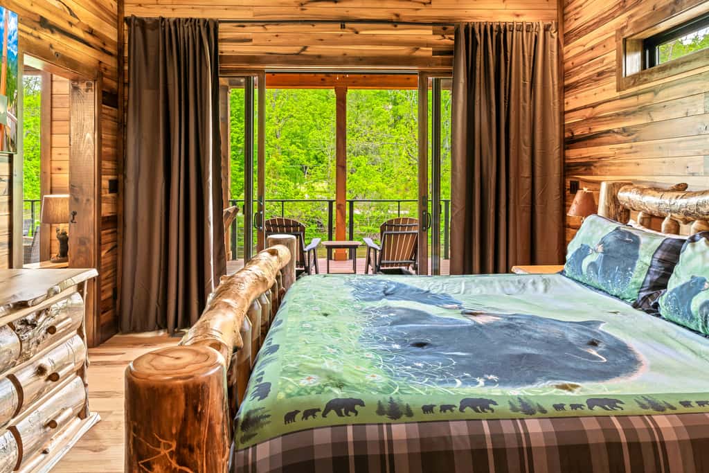 Townsend Riverfront Cabin Stay・Hot Tub・Pool Table