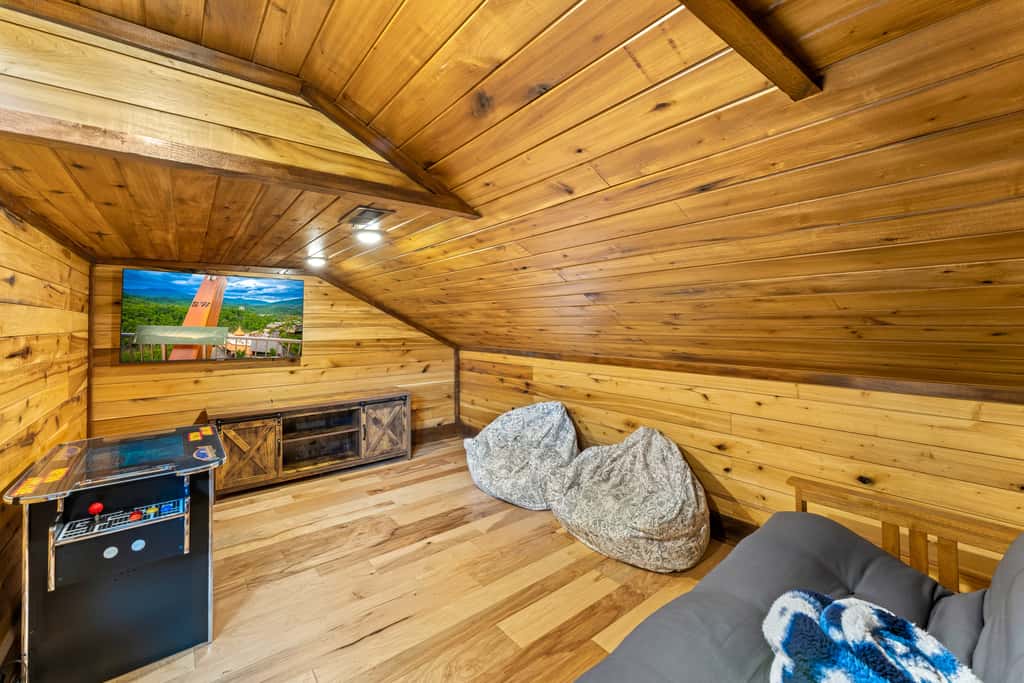 Townsend Riverfront Cabin Stay・Hot Tub・Pool Table