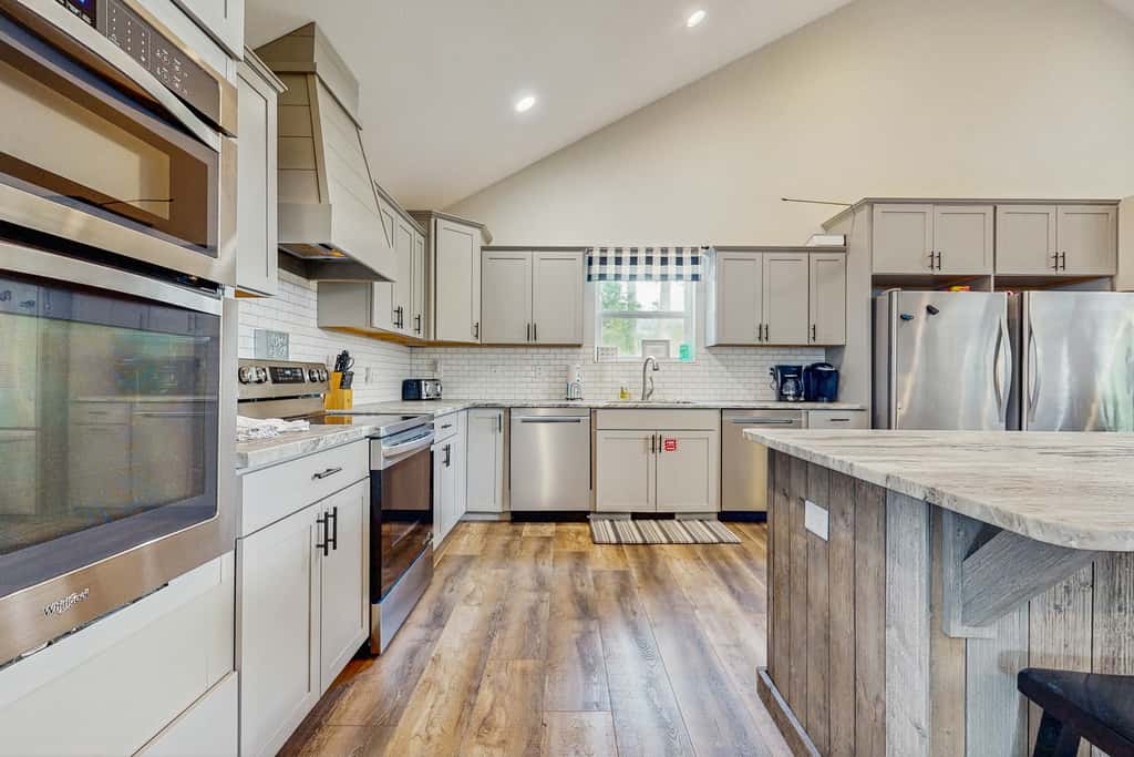 Stunning Lakeview Home・Game Room・Dock・Hot Tub