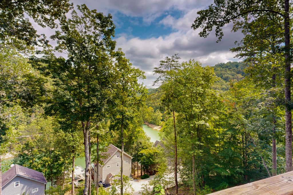 Stunning Lakeview Home・Game Room・Dock・Hot Tub