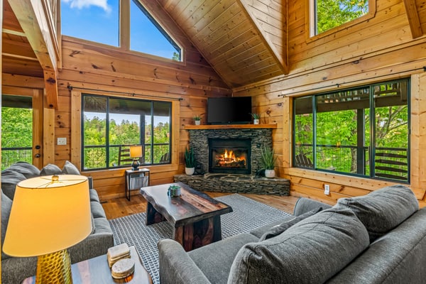 ๐๏ธ ๐ง๐ต๐ฒ ๐ง๐ฟ๐ฒ๐ฒ๐ต๐ผ๐๐๐ฒ
Escape to this spacious Smoky Mountain treehouse cabin in Sevierville, TN, sleeping up to 12 guests. Enjoy a private hot tub, firepit, game room with pool, foosball & arcade, and a fully stocked kitchen. Relax on multi-level decks with mountain views. Minutes to Dollywood, Smoky Mountain Alpine Coaster, and Great Smoky Mountains National Park. Perfect for family trips, group getaways, and unforgettable mountain stays.