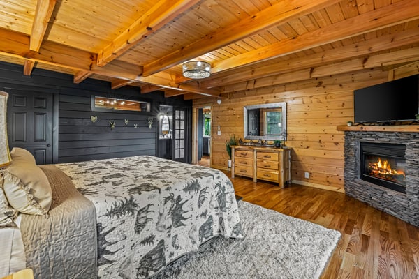 ๐๏ธ ๐ง๐ต๐ฒ ๐ง๐ฟ๐ฒ๐ฒ๐ต๐ผ๐๐๐ฒ
Escape to this spacious Smoky Mountain treehouse cabin in Sevierville, TN, sleeping up to 12 guests. Enjoy a private hot tub, firepit, game room with pool, foosball & arcade, and a fully stocked kitchen. Relax on multi-level decks with mountain views. Minutes to Dollywood, Smoky Mountain Alpine Coaster, and Great Smoky Mountains National Park. Perfect for family trips, group getaways, and unforgettable mountain stays.