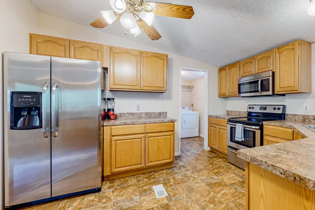 Riverfront Stay, Sleeps 6, Deck, Firepit, Water View