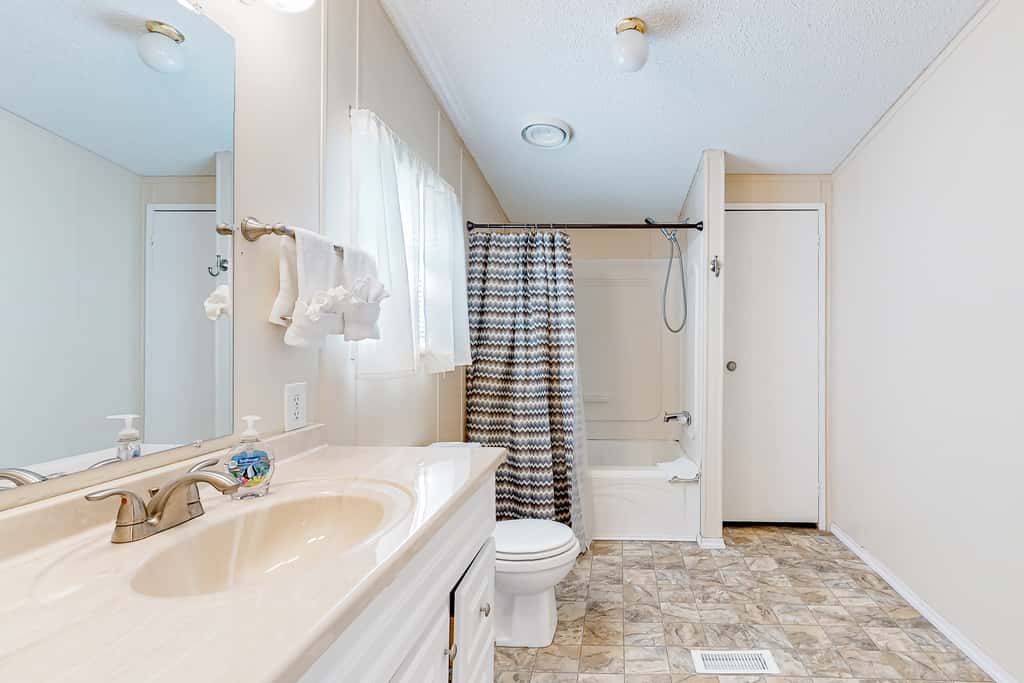 Riverfront Stay, Sleeps 6, Fire pit, Water View