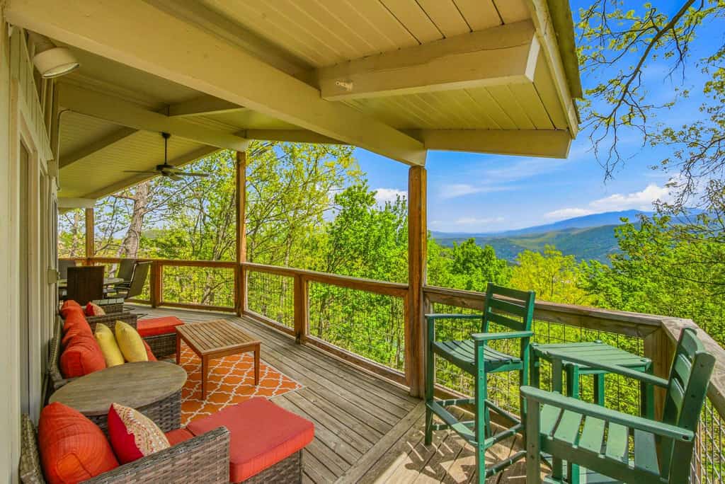 Chalet Village Cabin, Sleeps 9, Mtn View, 360 Deck