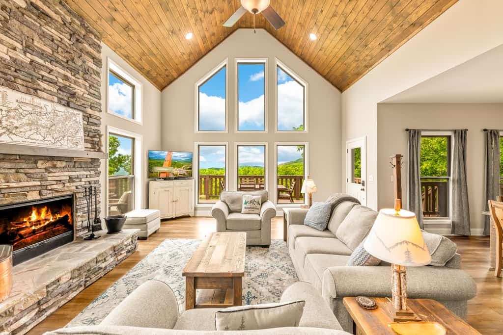 Newly Built Cabin・Scenic Views・Hot Tub・Theater