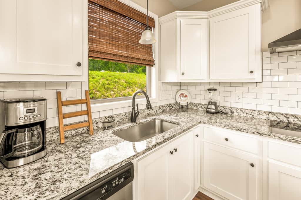 Spacious Deck, Hot Tub, Movie Room, Mountain Views