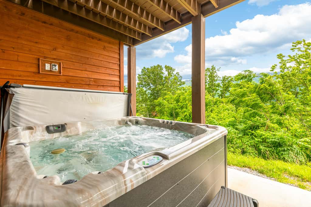 Spacious Deck, Hot Tub, Movie Room, Mountain Views