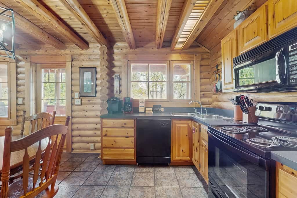 Quiet Gatlinburg Retreat・Hot tub・Fireplace・Pool