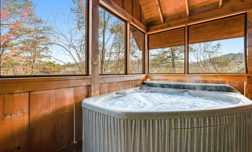 Welcome to this 1 bedroom, 1 bathroom Smokies cabin with a private hot tub and king bed.
・Private hot tub in a screened-in deck retreat
・Wood-burning fireplace and cozy cabin living space
・Full kitchen plus in-building washer and dryer
・0.7 miles to DT Pigeon Forge
・1.7 miles to The Island
・4.6 miles to Dollywood
・9.5 miles to Great Smoky Mountains National Park
Unwind, soak, and settle in for an easy mountain getaway, book your stay when it feels like the right fit.