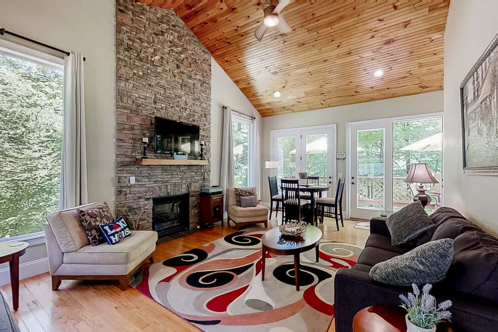 Charming Lakefront Home with Seasonal Private Covered Dock