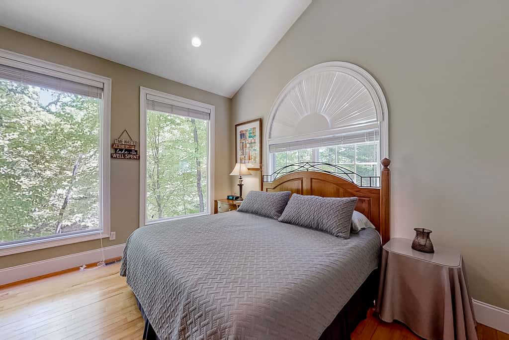 Charming Lakefront Home with Seasonal Private Covered Dock