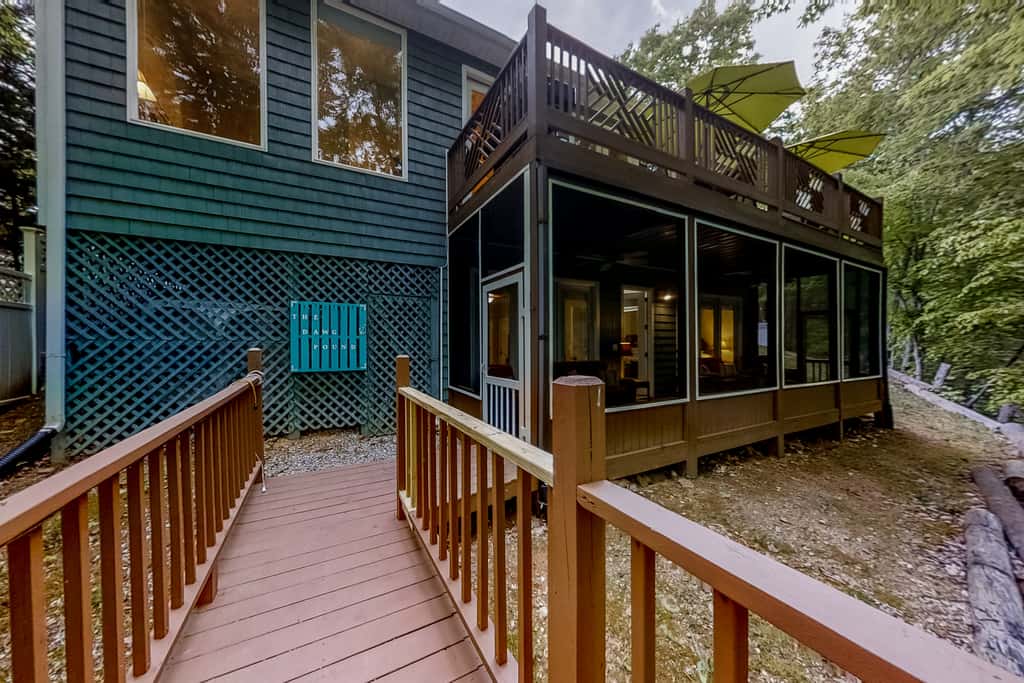 Charming Lakefront Home with Seasonal Private Covered Dock
