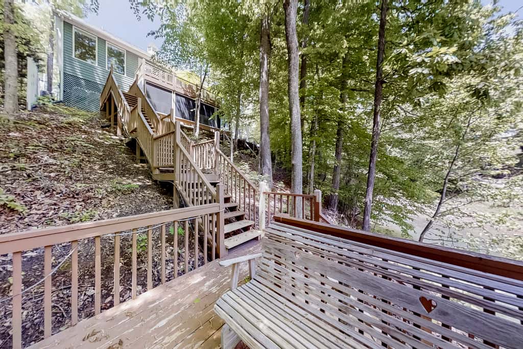 Charming Lakefront Home with Seasonal Private Covered Dock