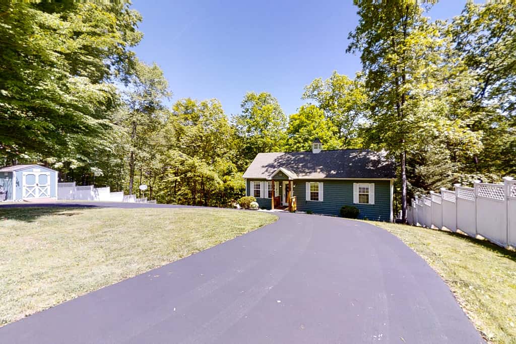 Charming Lakefront Home with Seasonal Private Covered Dock