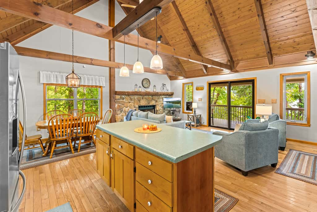 Lakefront Norris Cabin Retreat・Dock・Games・Hot Tub