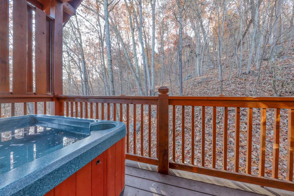 4.7 Mi to Dollywood・Cozy Log Stay・Mtn View・Hot Tub