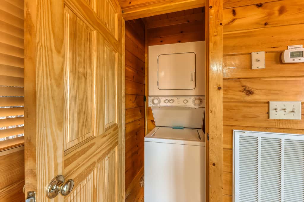 4.7 Mi to Dollywood・Cozy Log Stay・Mtn View・Hot Tub