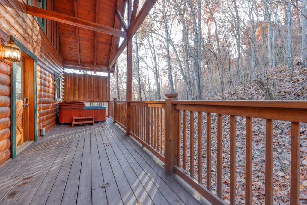 4.7 Mi to Dollywood・Cozy Log Stay・Mtn View・Hot Tub