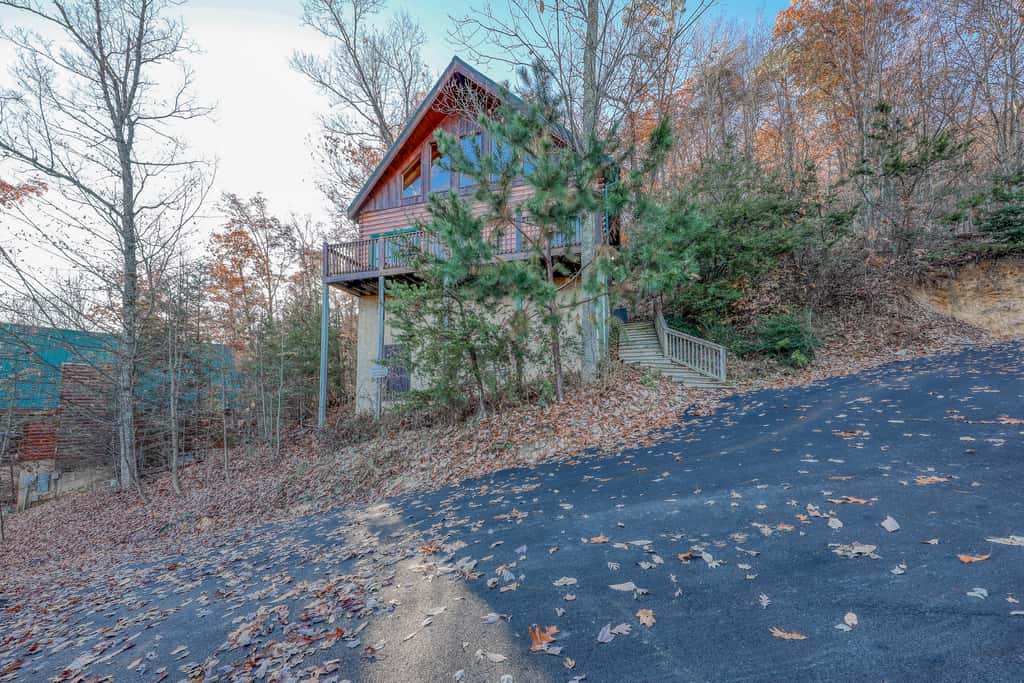4.7 Mi to Dollywood・Cozy Log Stay・Mtn View・Hot Tub