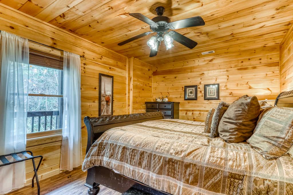Spacious, Dog Welcome Cabin, Sleeps 8・Mtn Views
