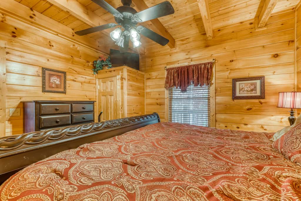 Spacious, Dog Welcome Cabin, Sleeps 8・Mtn Views