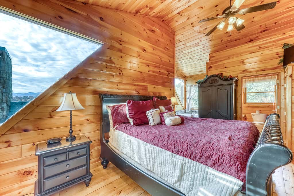 Spacious, Dog Welcome Cabin, Sleeps 8・Mtn Views