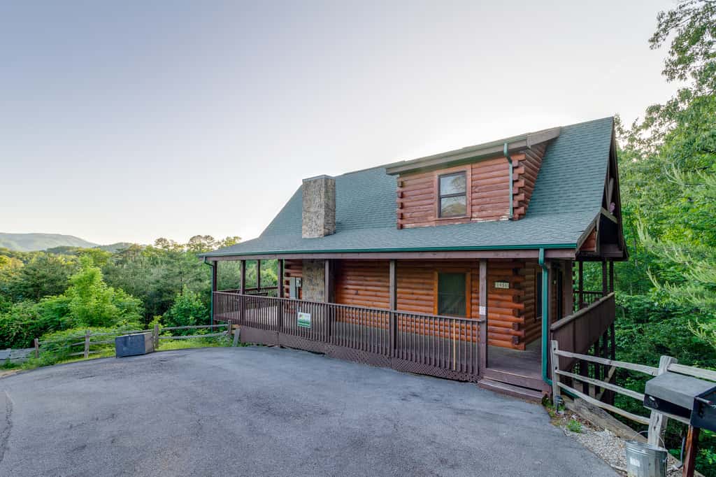 Spacious, Dog Welcome Cabin, Sleeps 8・Mtn Views