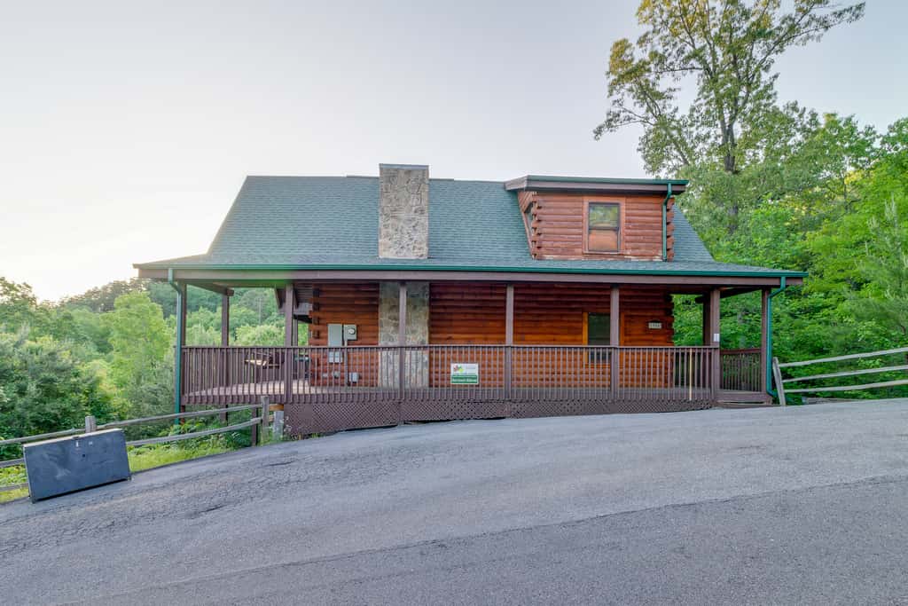 Spacious, Dog Welcome Cabin, Sleeps 8・Mtn Views
