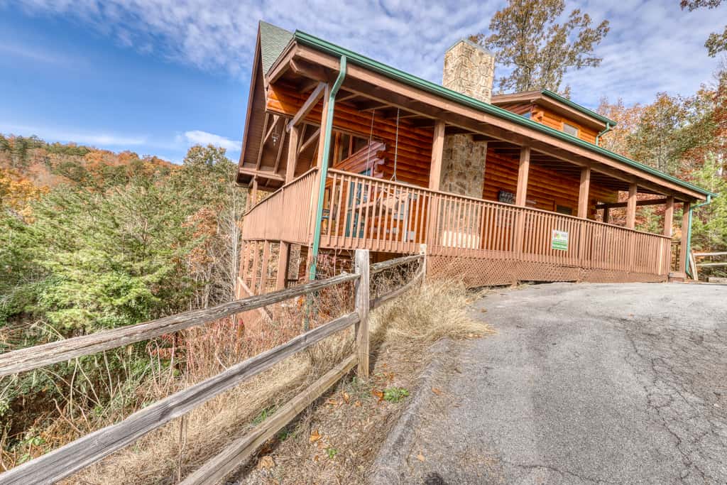 Spacious, Dog Welcome Cabin, Sleeps 8・Mtn Views