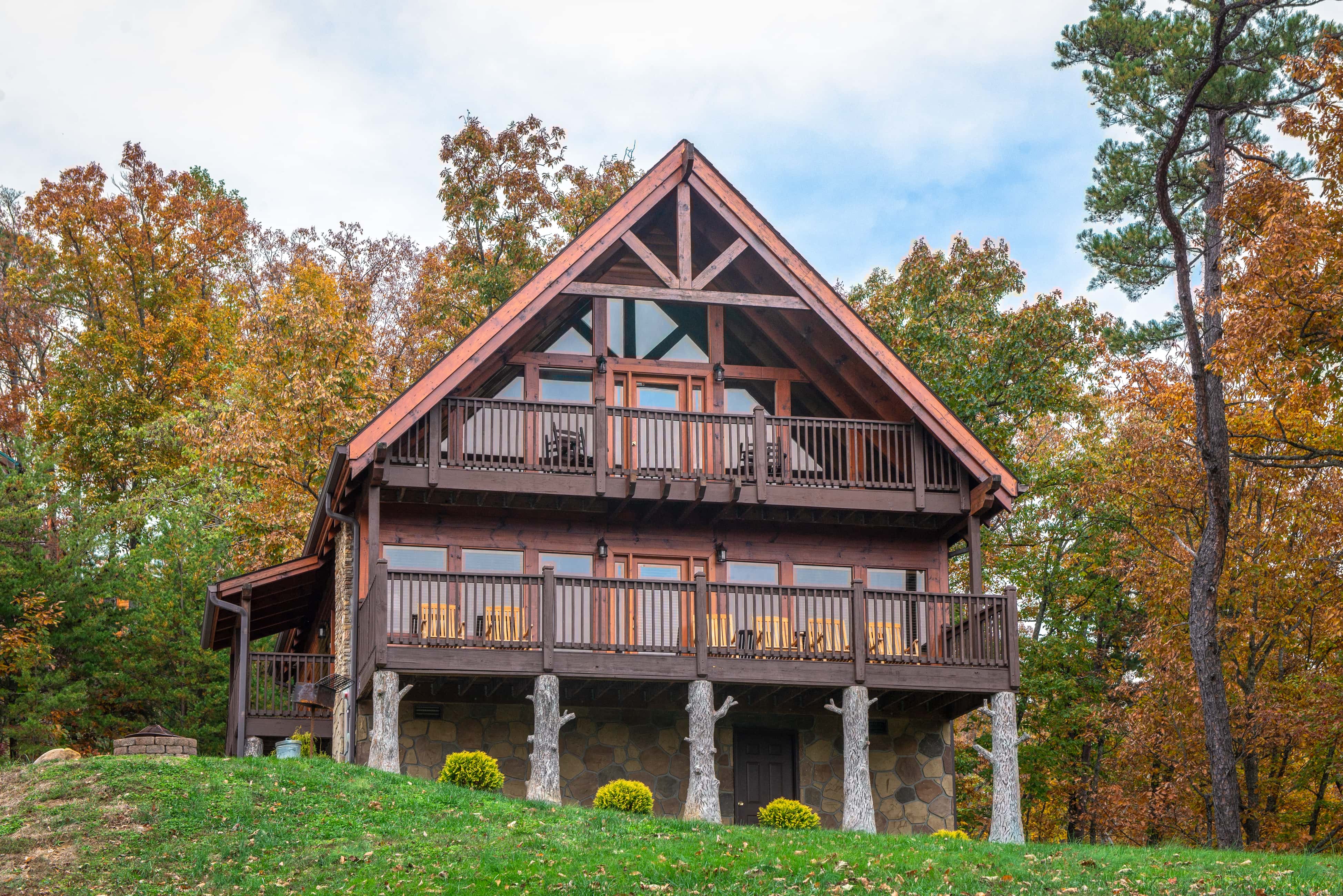 Log Mtn Escape ・Stunning Views・Deck・Firepit・Games
