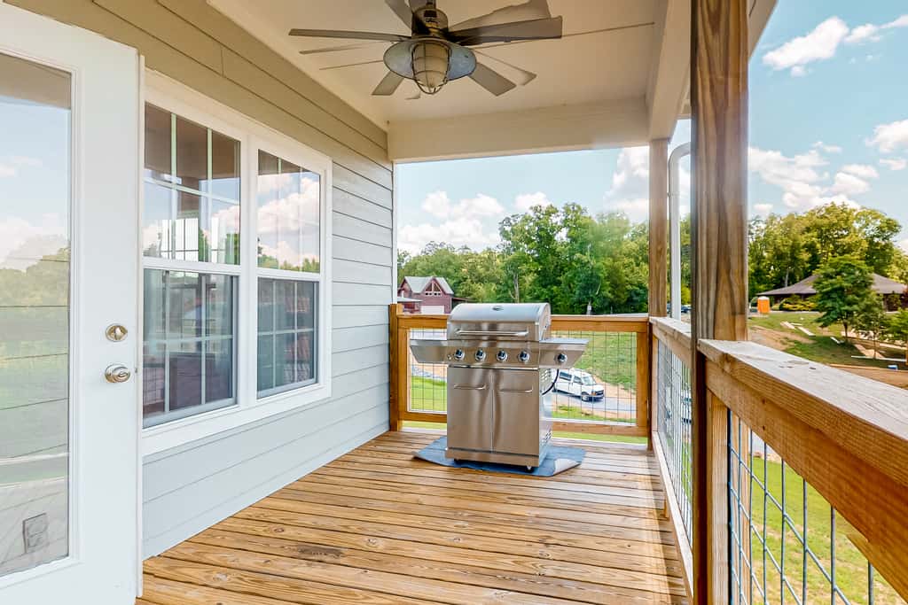 10.7 Mi to DT Sevierville・Lake View Cabin・Pool Use