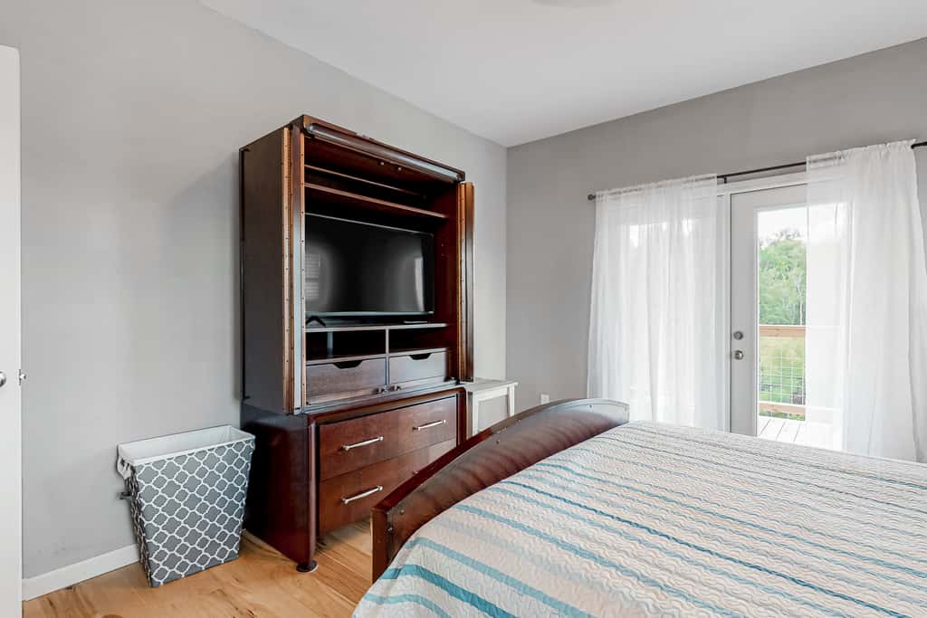 10.7 Mi to DT Sevierville・Lake View Cabin・Pool Use